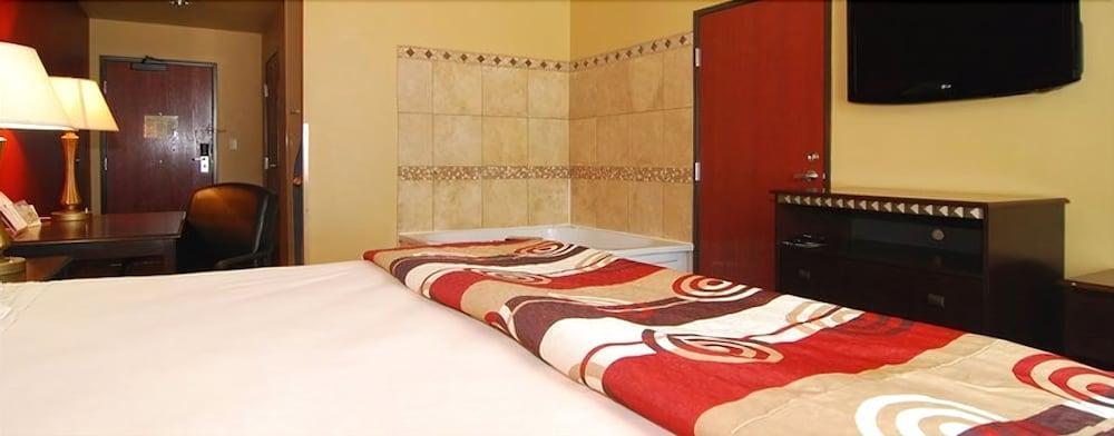 Quality Inn & Suites Buda Buitenkant foto
