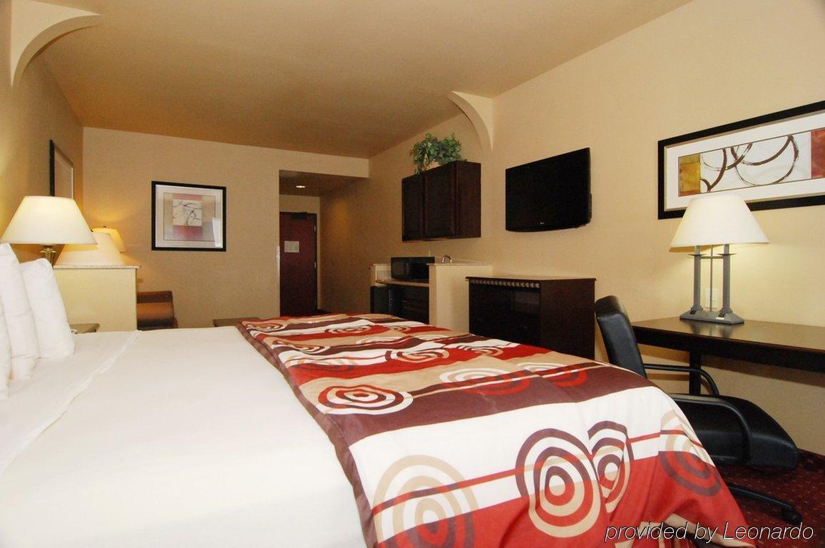 Quality Inn & Suites Buda Kamer foto