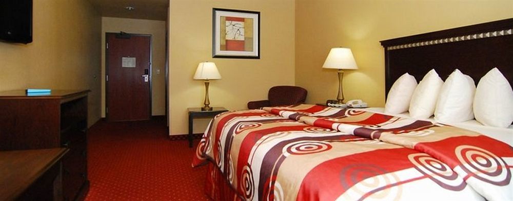 Quality Inn & Suites Buda Buitenkant foto