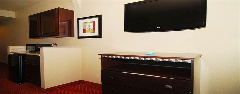 Quality Inn & Suites Buda Kamer foto